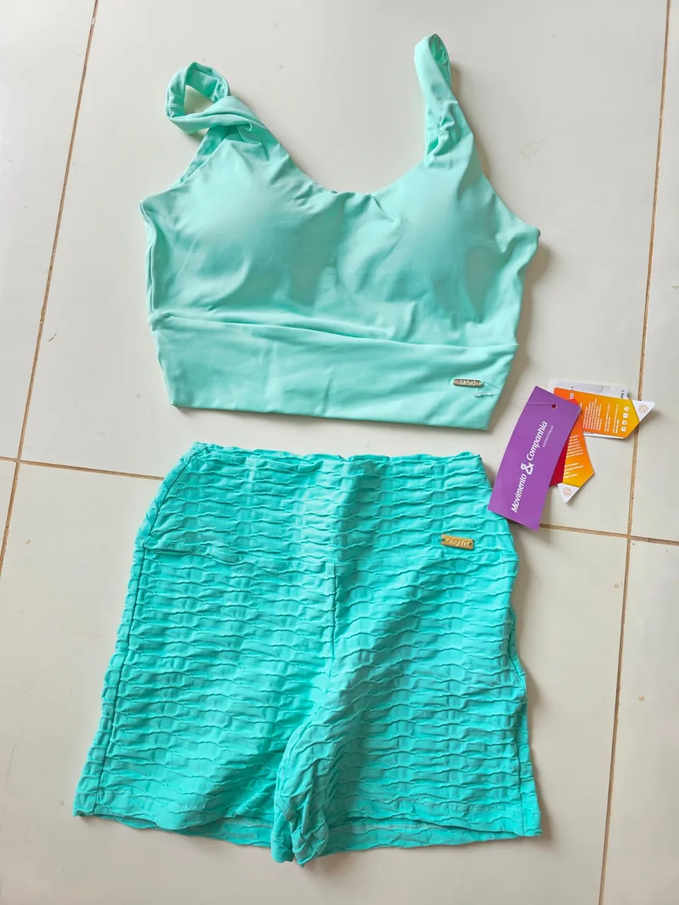Conjunto cropped e short texturizado menta — Foto real, sem filtro