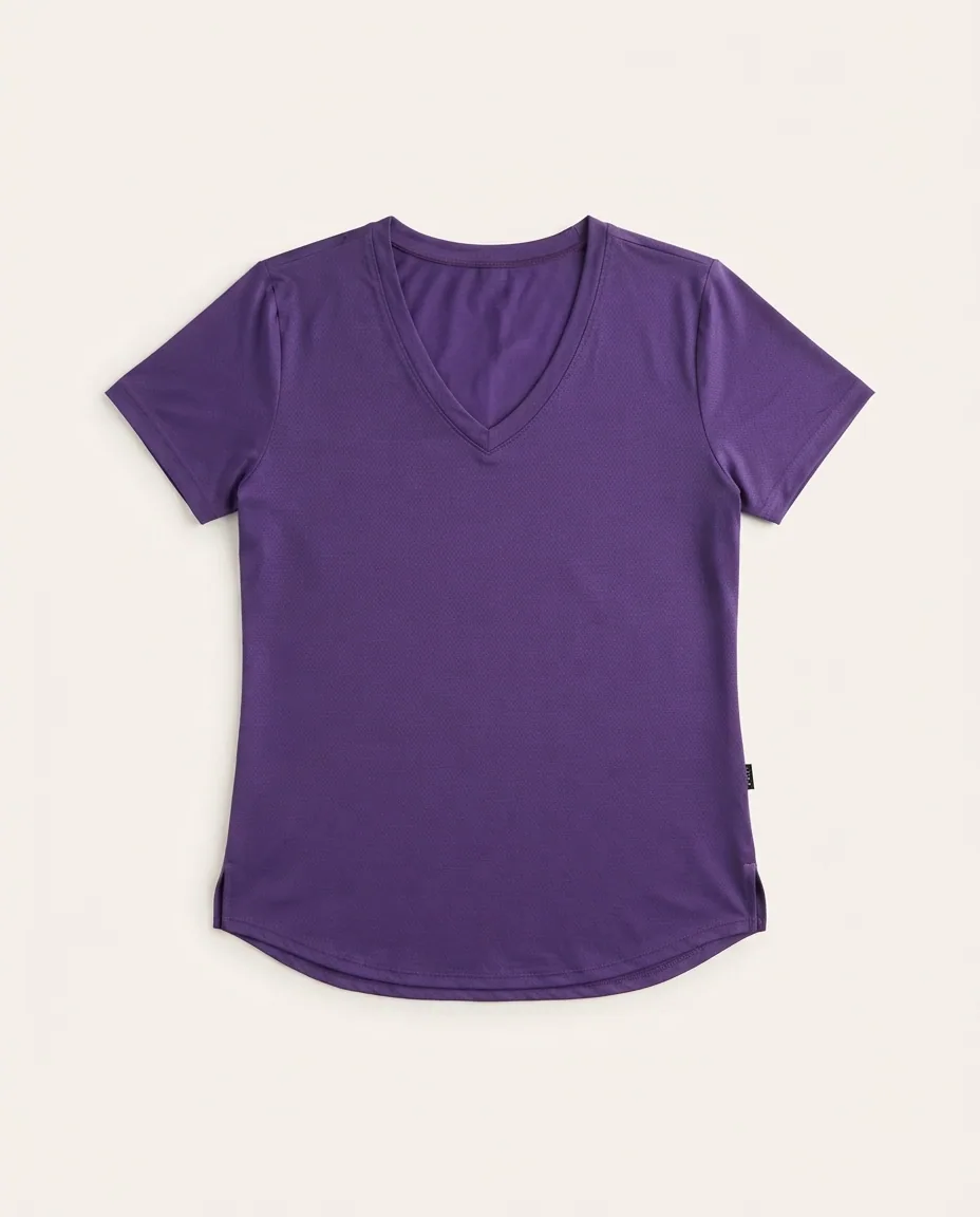 Blusa roxa fitness em malha furadinha — Detalhe da peça